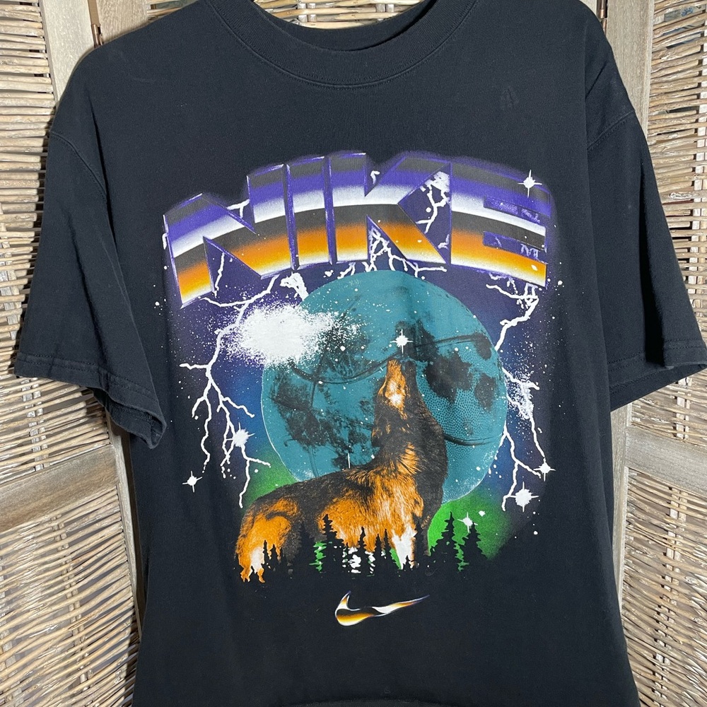 Nike Howlin' Moon Ball Men's Basketball T-Shirt - Medium